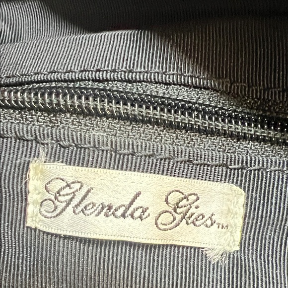 One BAD A** Black and White Patterned Carpet Bag!!! EUC - Picture 4 of 7